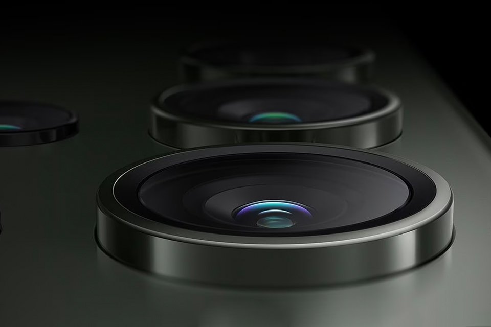 The rear camera setup of Samsung Galaxy S23 Ultra.